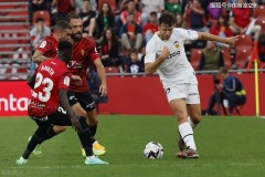 利物浦VS埃弗顿：英超德比大战激情上演